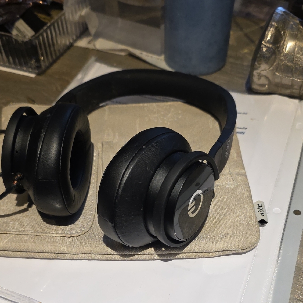 Muzik One Black Headphones Plus Pouch